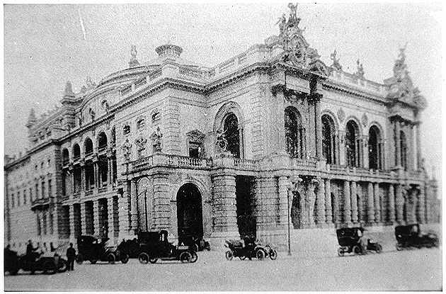Área externa do Teatro Municipal de São Paulo, 1913